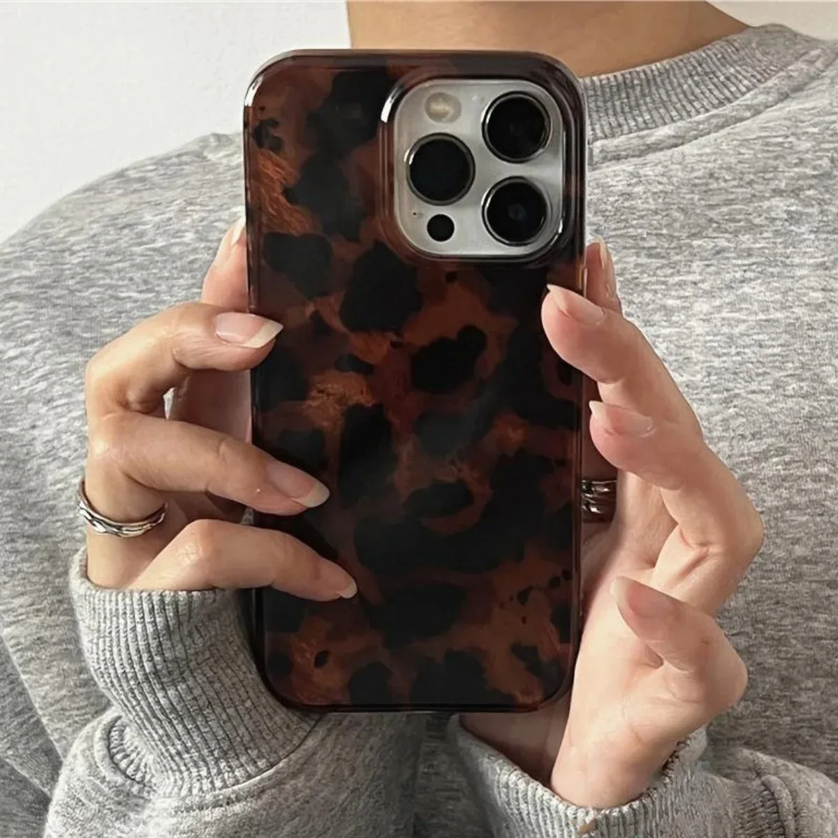 kf-S4b2bffa32b72464481127799fc4c2720U Retro Amber Texture Laser Phone Case For iPhone 17 16 Pro Max 15 14 13 12 11 XS XR 7 8 Plus 16E Stylish Leopard Print Soft Cover
