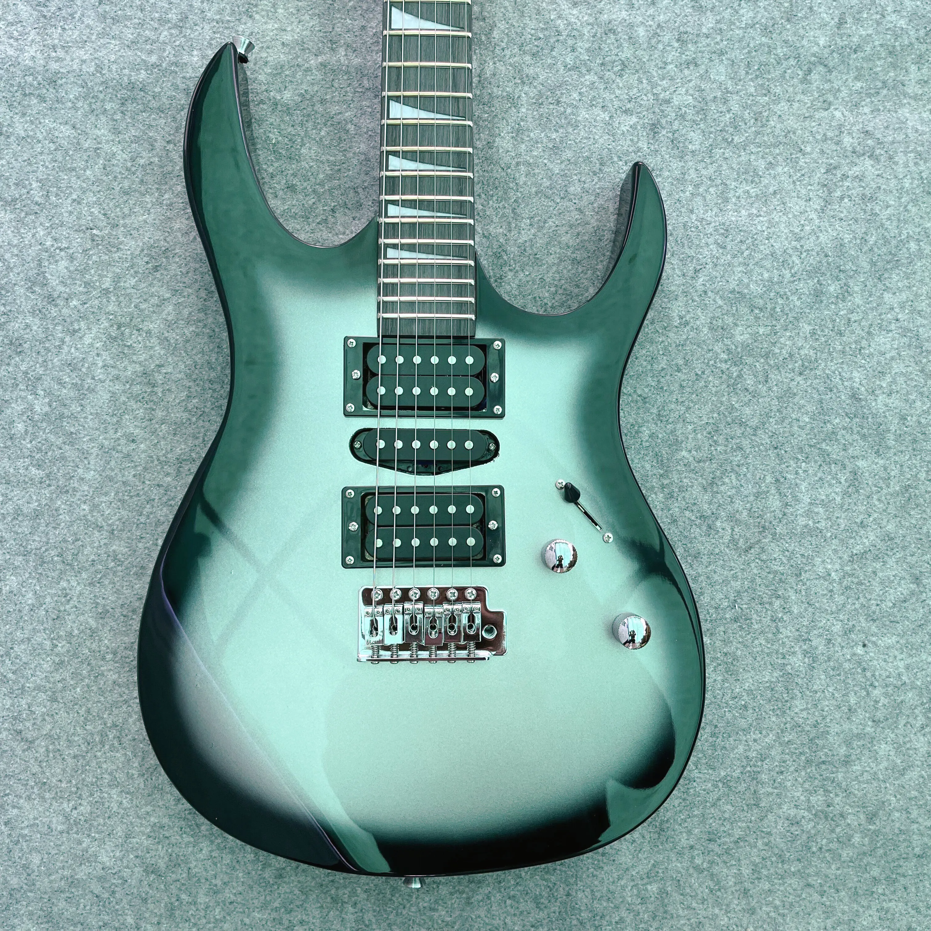 Classic Style 170 Electric Guitar with Black Circle Silver Finish for Professional Performance and Practice 4 kf S053ea5c04e34413b9c51452fd10acc18g