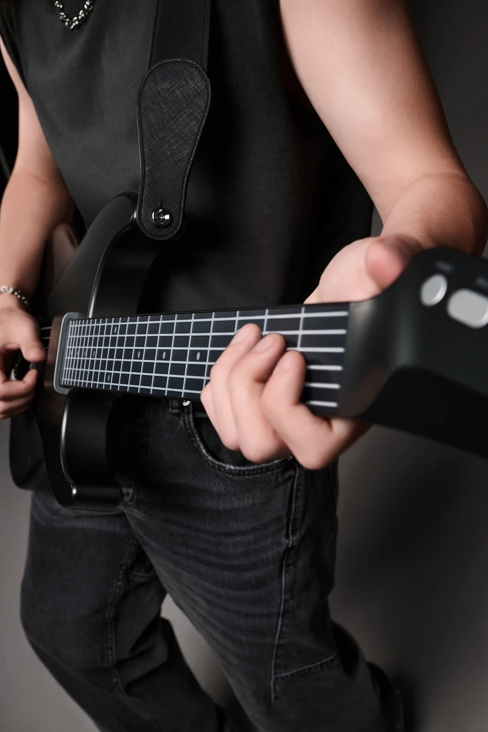 AeroBand Detachable Electric Guitar with Pain-Free Silicone Strings - 9 Sound Styles, Acoustic Bass Mic Port Included 34 kf S982310dad8e343b08aab1c4149b3f8e6j